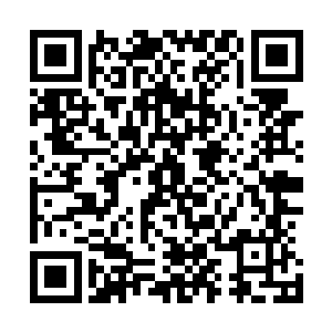 据说他曾经用三百多块巨石和巨木堆放而成的一个简单迷宫二维码生成